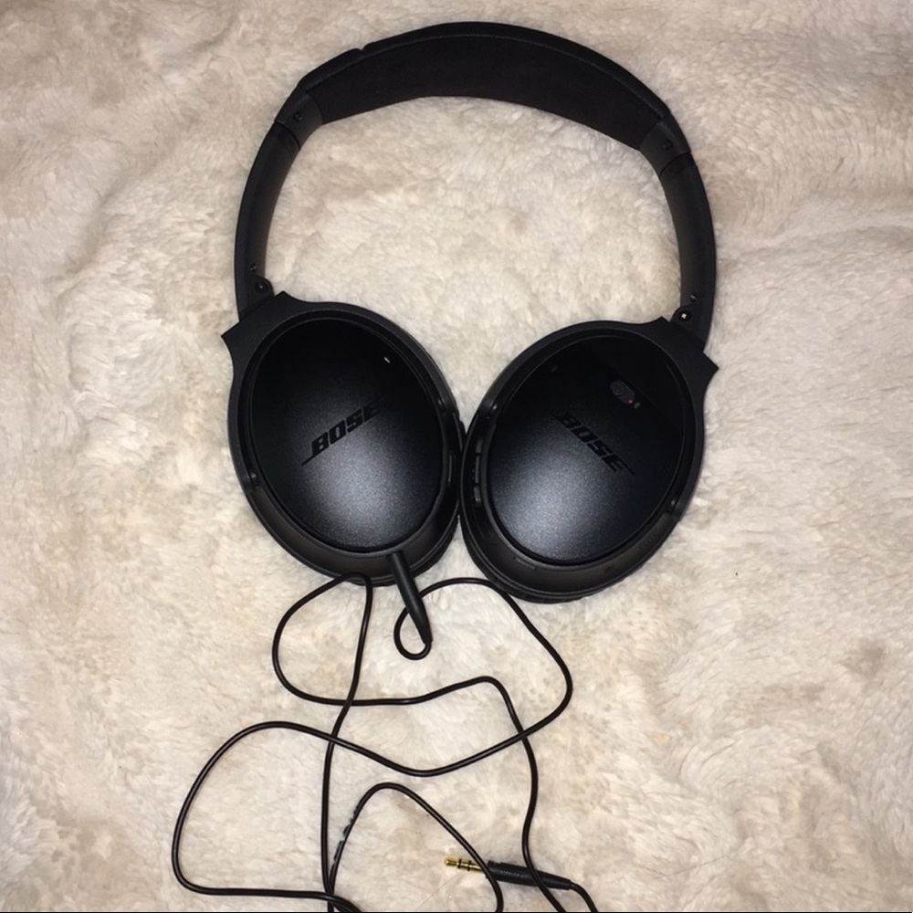 Bose QuietComfort 35 wireless headphones ll